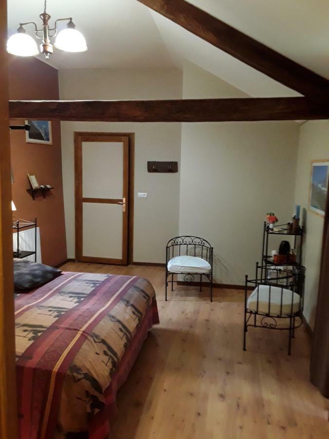Saint-Genix-sur-GuiersLa Parenthese住宿加早餐旅馆 外观 照片
