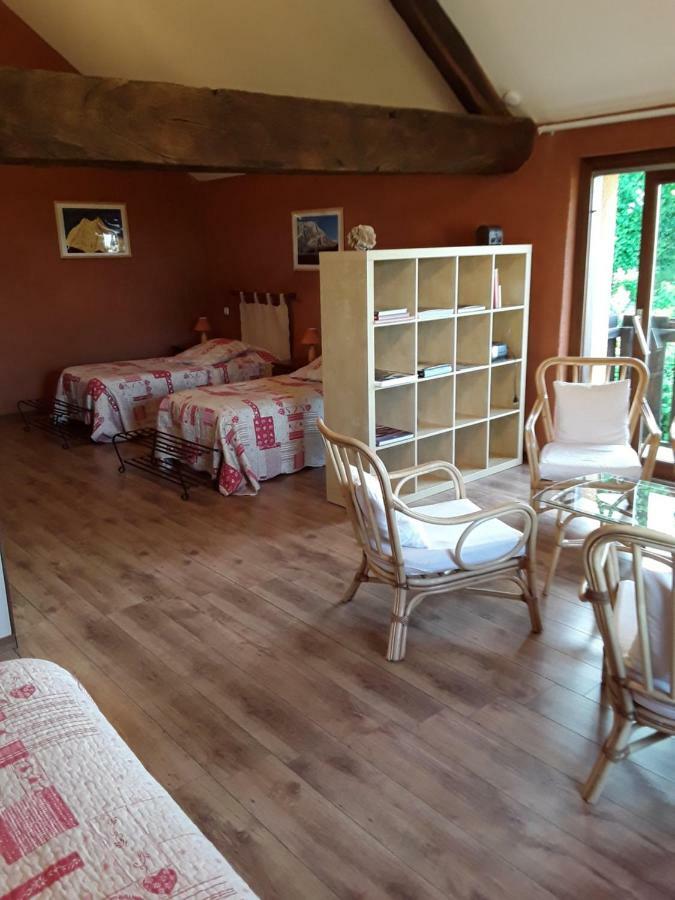 Saint-Genix-sur-GuiersLa Parenthese住宿加早餐旅馆 外观 照片